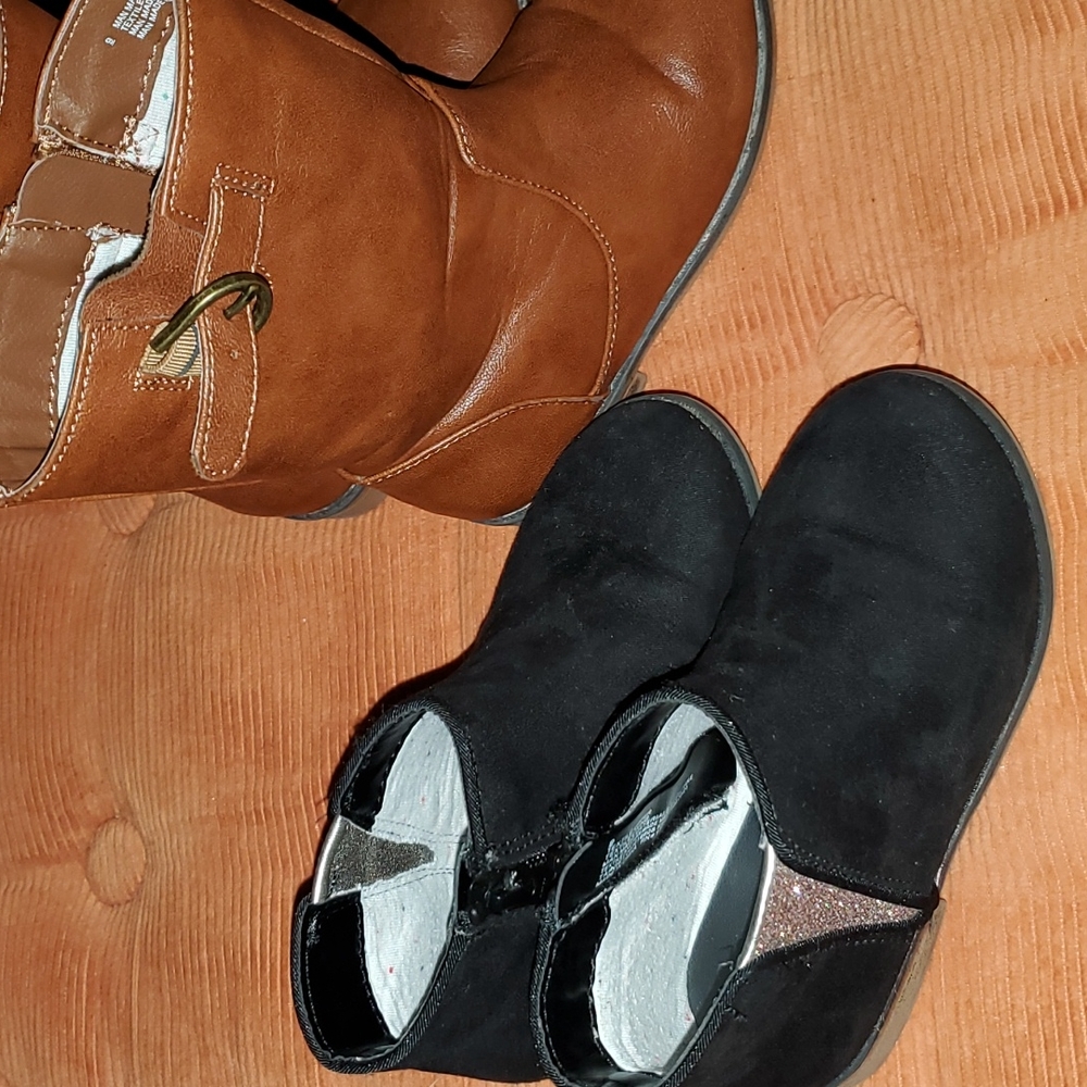 Cat & Jack Boots size 9
